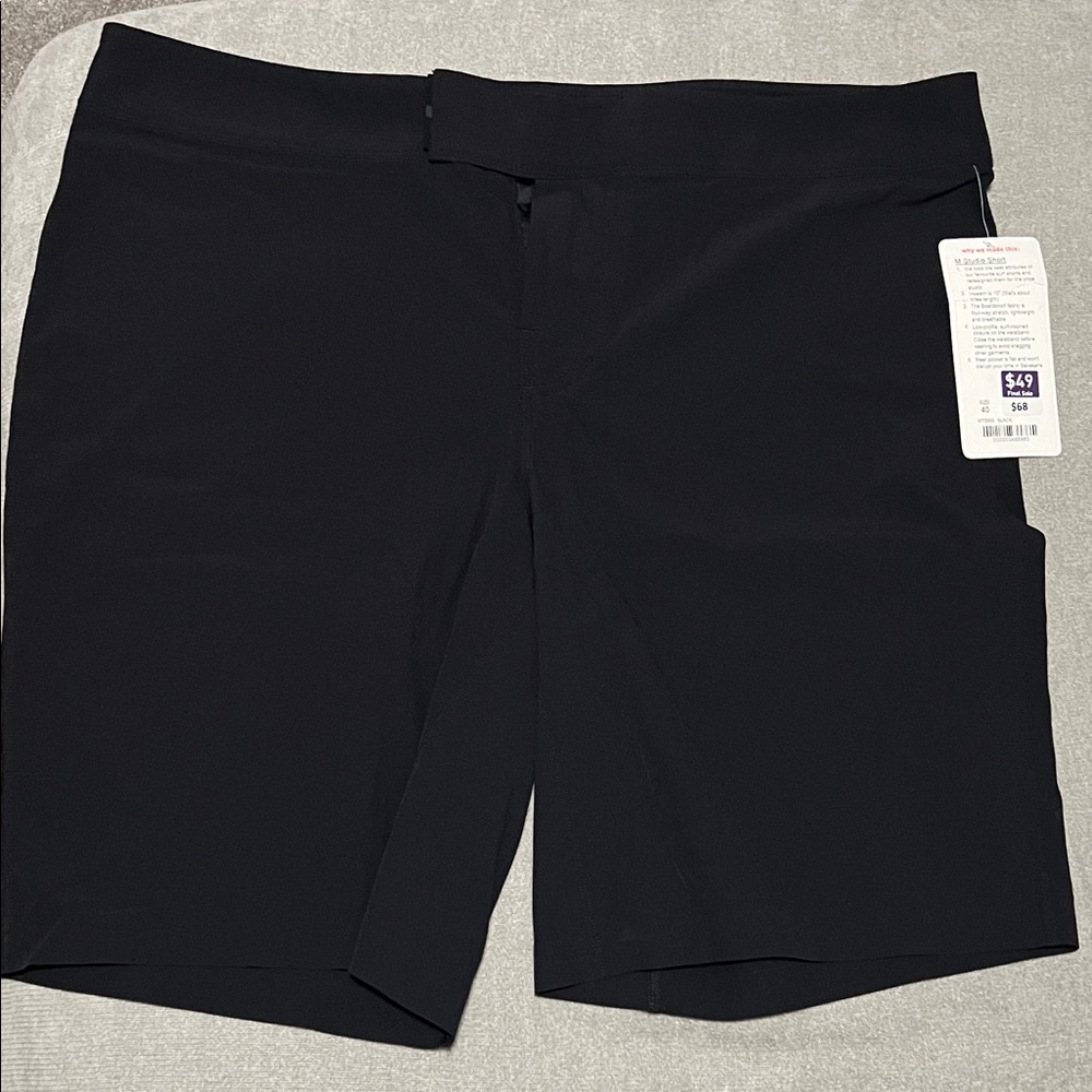 Lululemon Men's Black Shorts